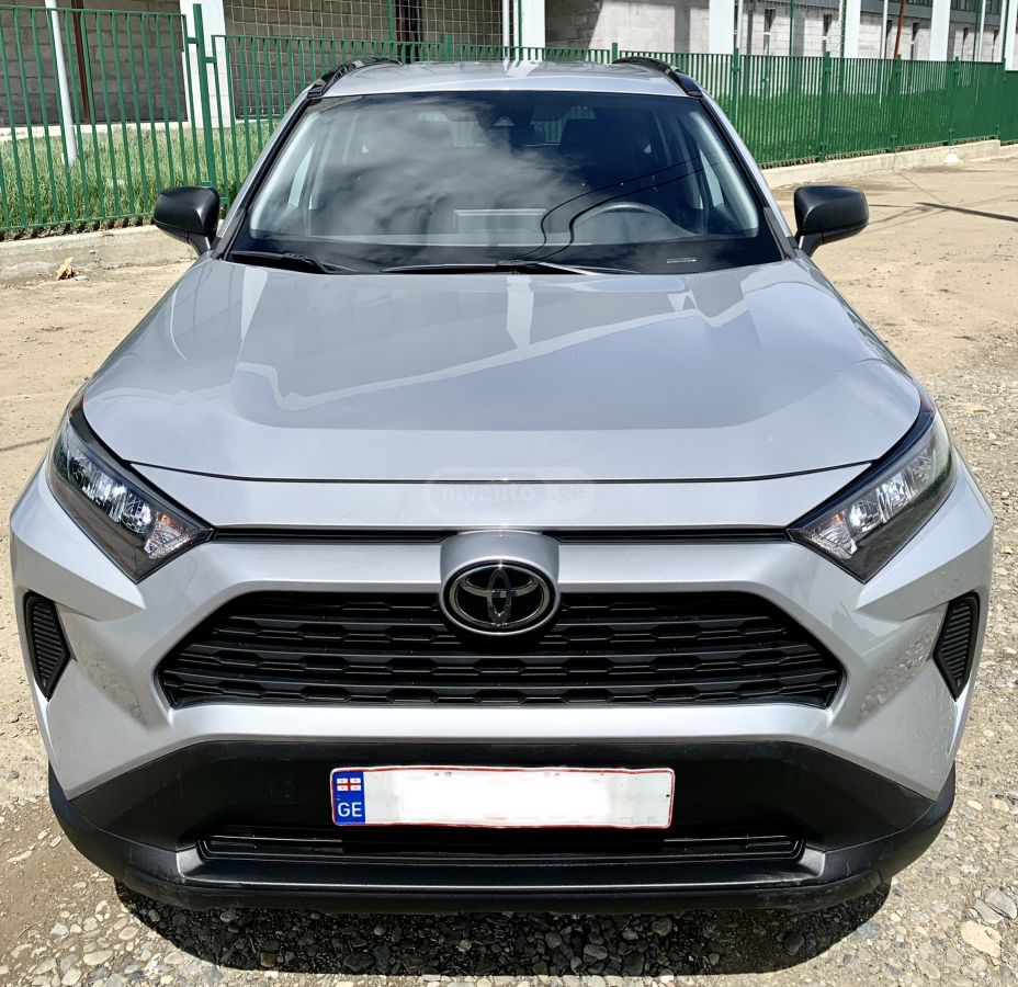 Toyota RAV 4 - фото 1
