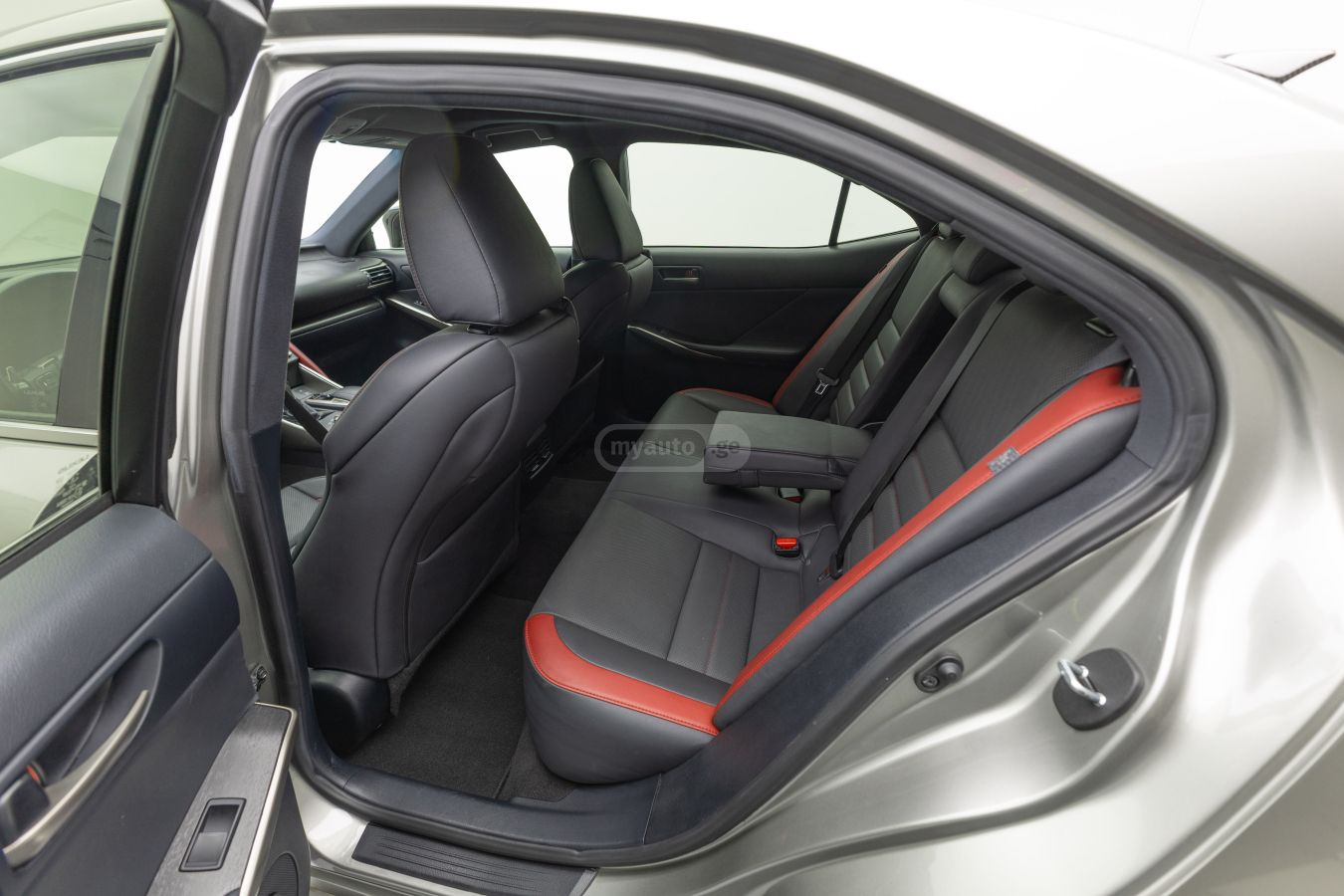 Lexus IS 200 - фото 8