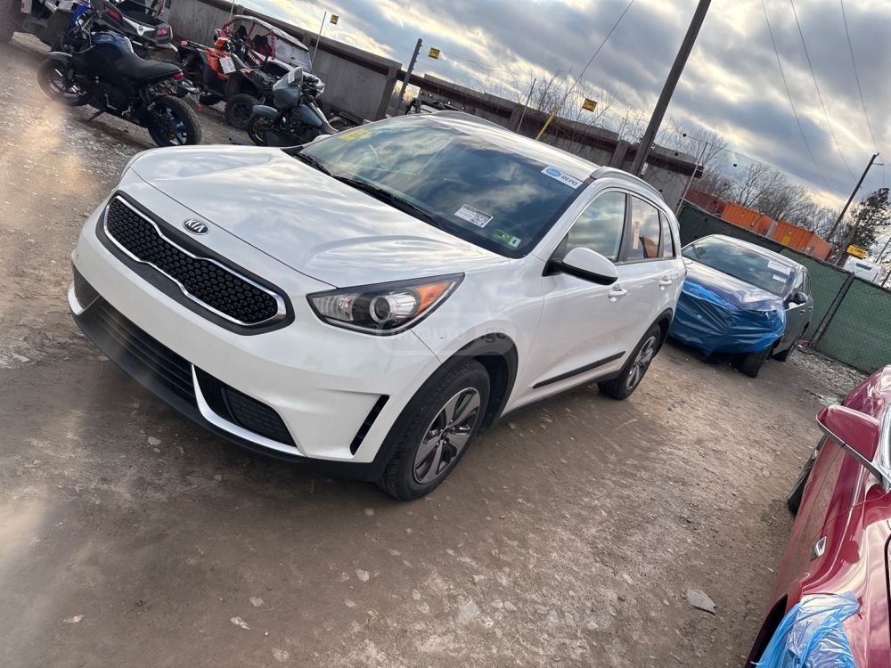 Kia Niro - фото 1