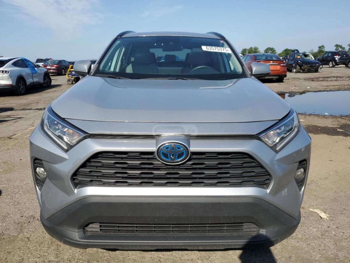 Toyota RAV 4 - фото 5