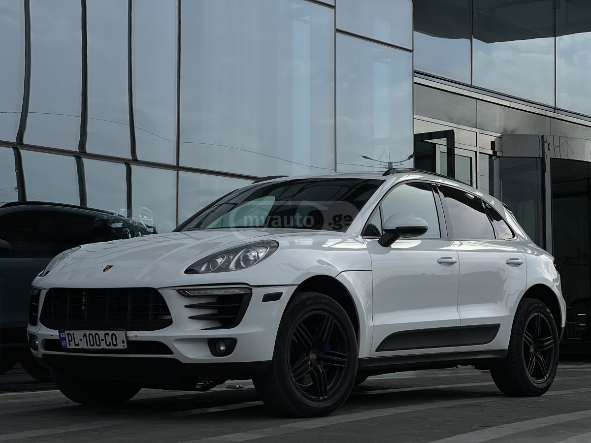 PorscheMacan SPORT FOR RENT2017