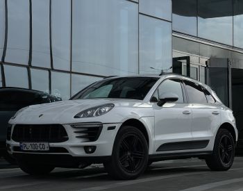 PorscheMacan SPORT FOR RENT2017