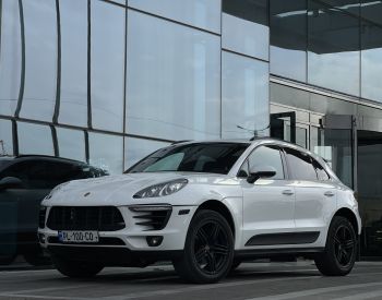 PorscheMacan SPORT FOR RENT2017