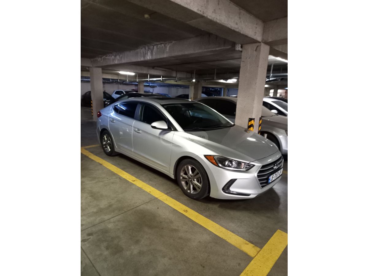Hyundai Elantra - фото 3