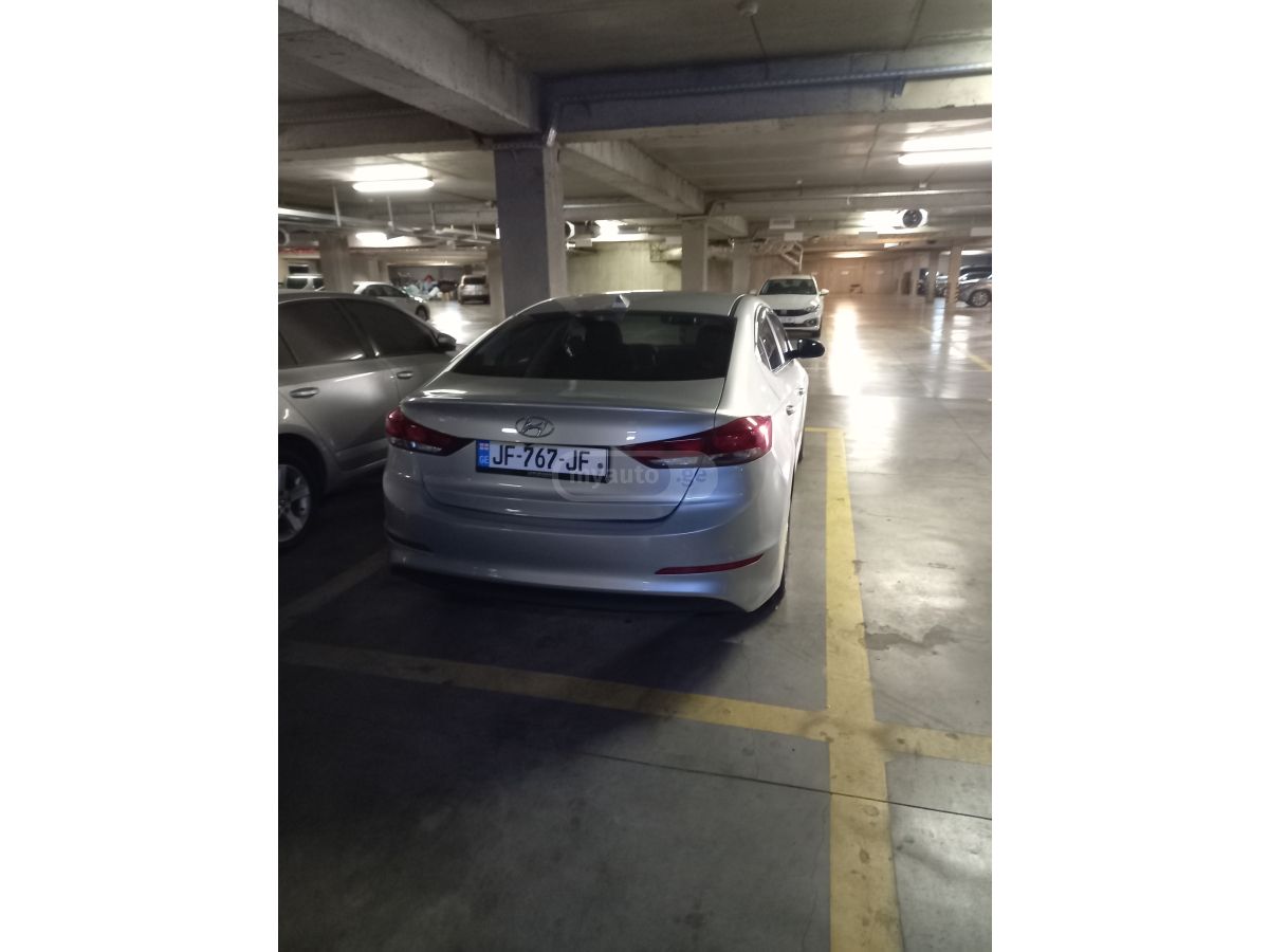 Hyundai Elantra - фото 4