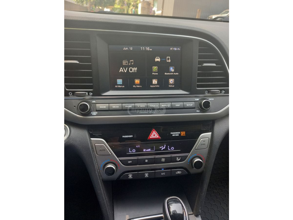 Hyundai Elantra - фото 8