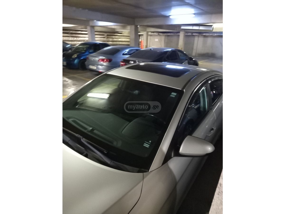 Hyundai Elantra - фото 9