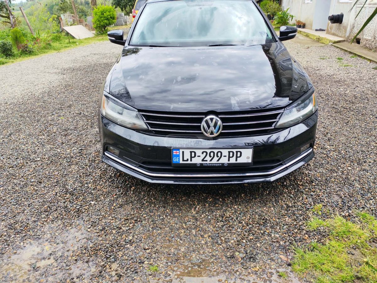 Volkswagen Jetta - фото 1
