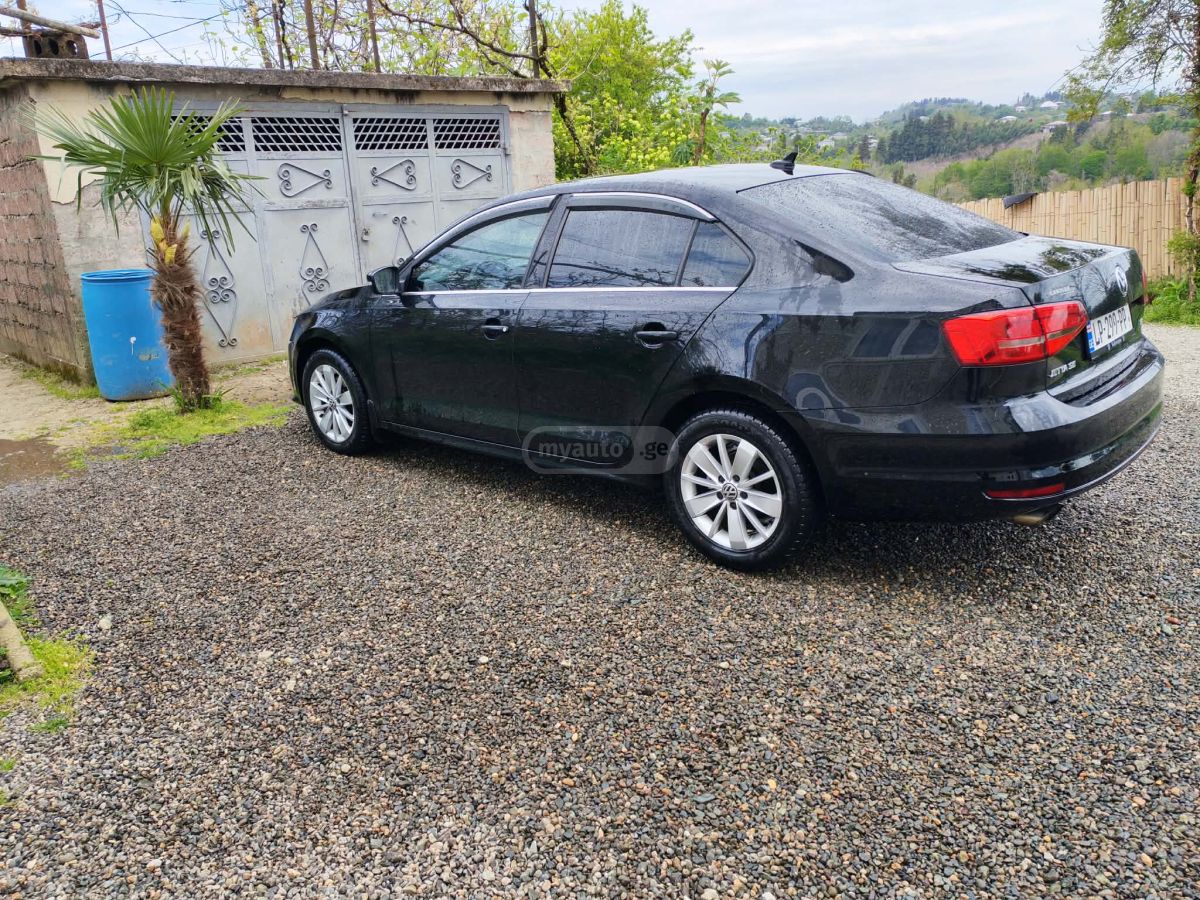 Volkswagen Jetta - фото 4