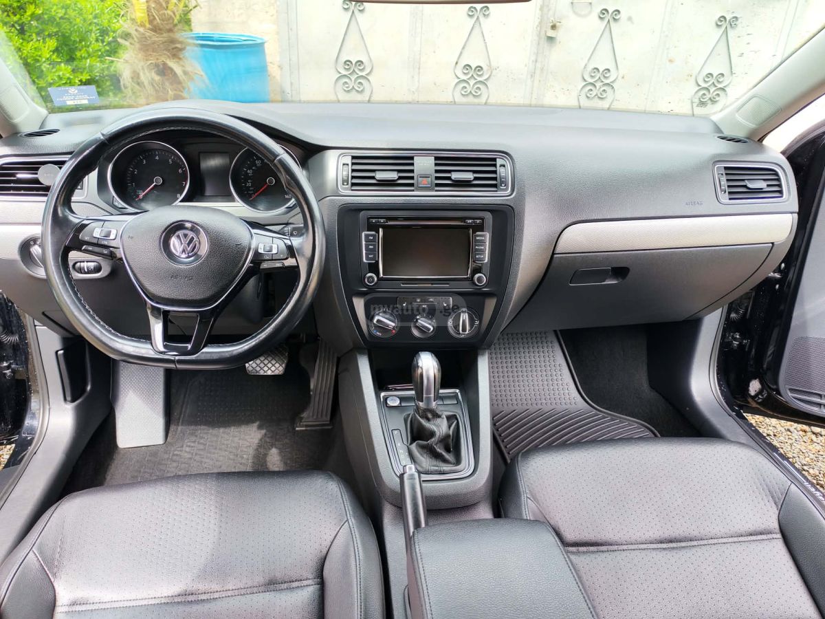 Volkswagen Jetta - фото 6