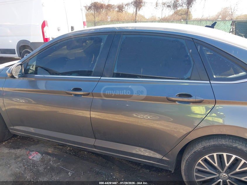 Volkswagen Jetta - фото 10