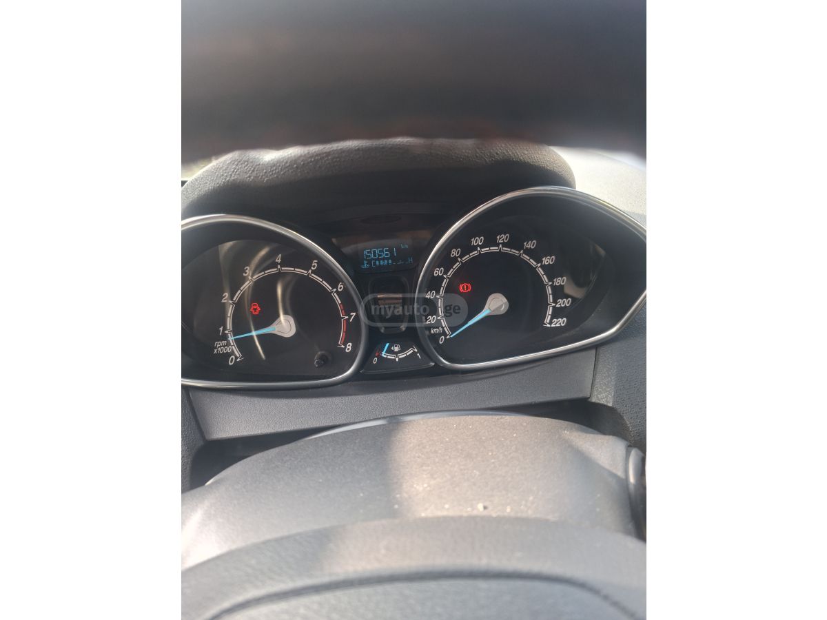 Ford Fiesta - фото 6
