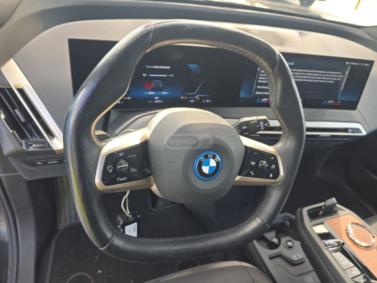 BMW IX - фото 14