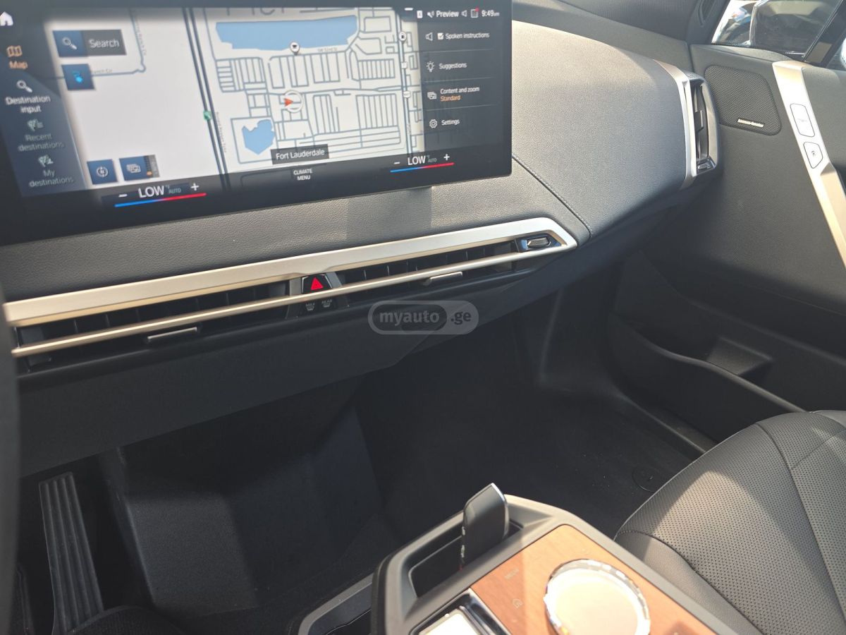 BMW IX - фото 9