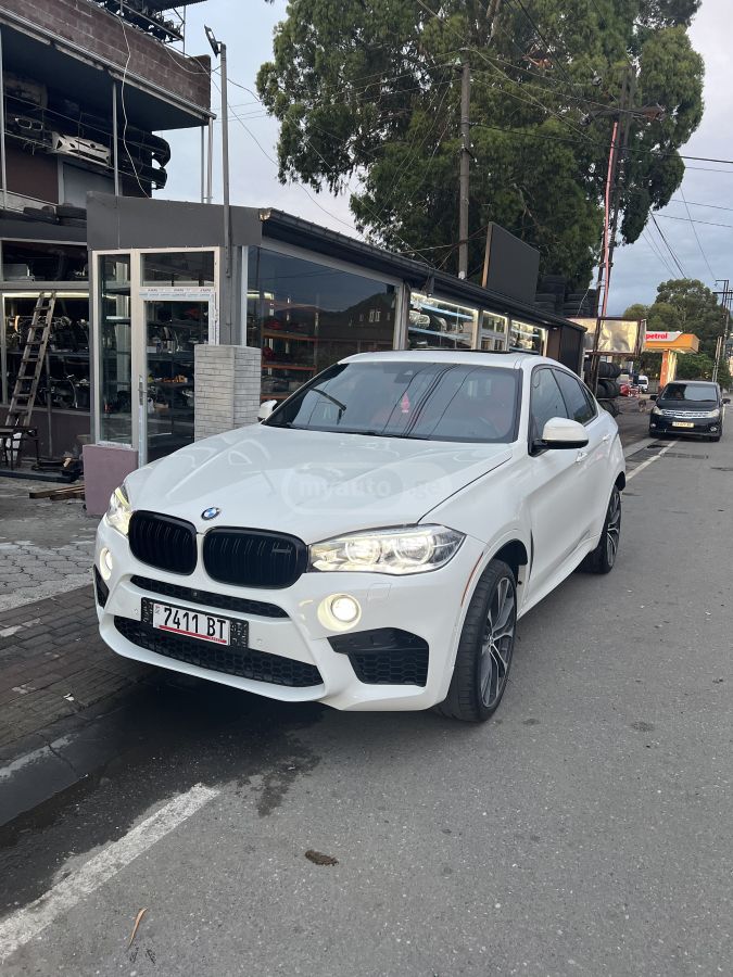 BMW X6 - фото 1