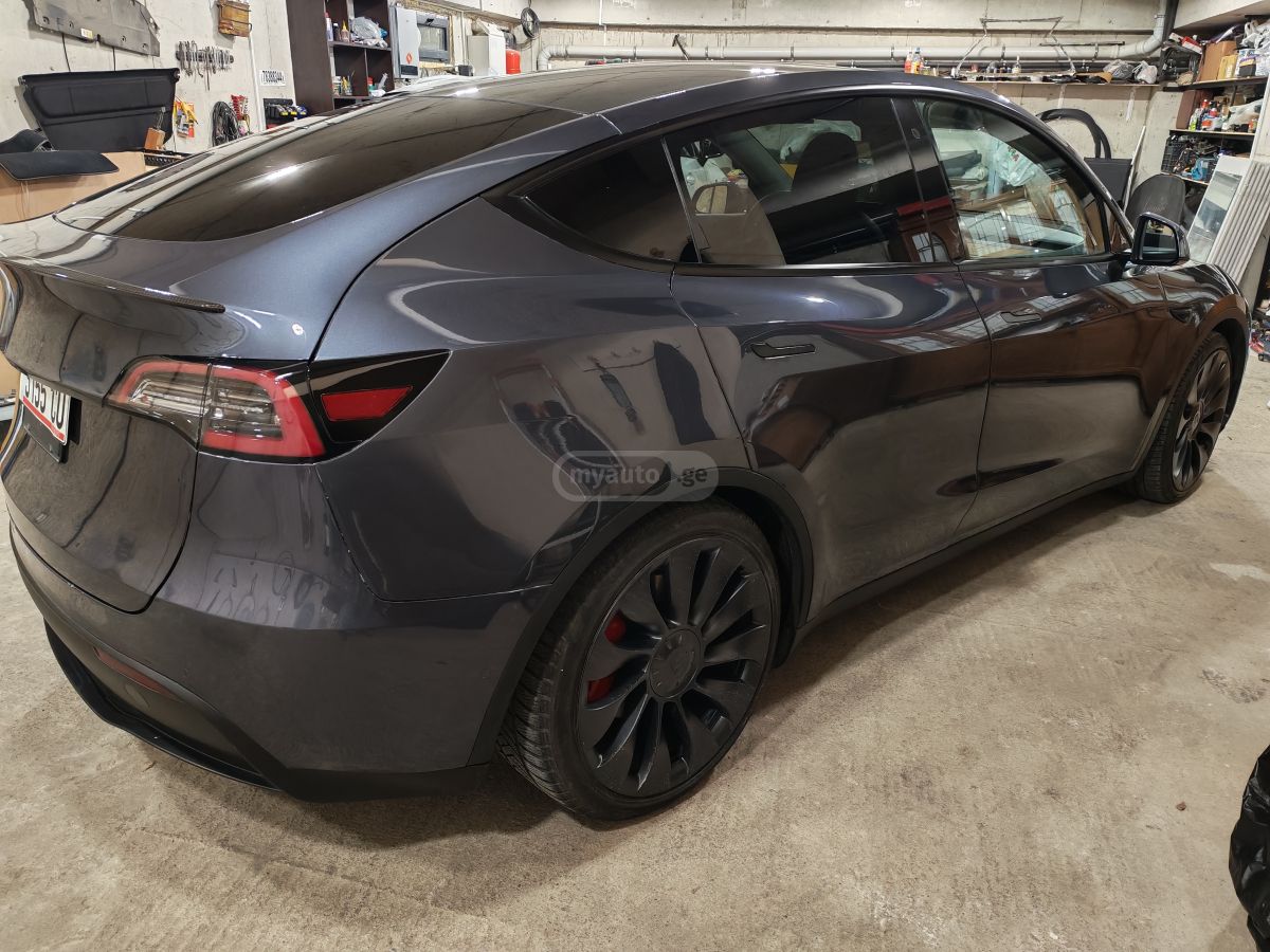 Tesla Model Y - фото 4