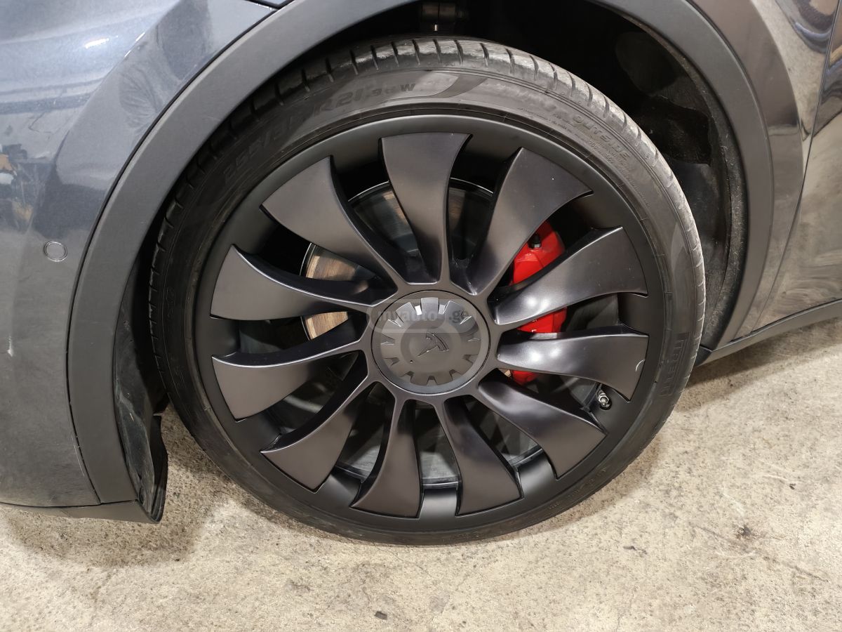 Tesla Model Y - фото 5