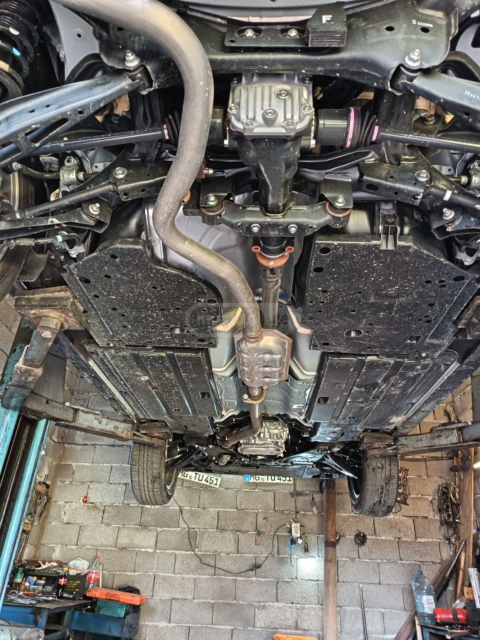 Subaru Limited 4dr All-Wheel Drive CV — миниатюра 11