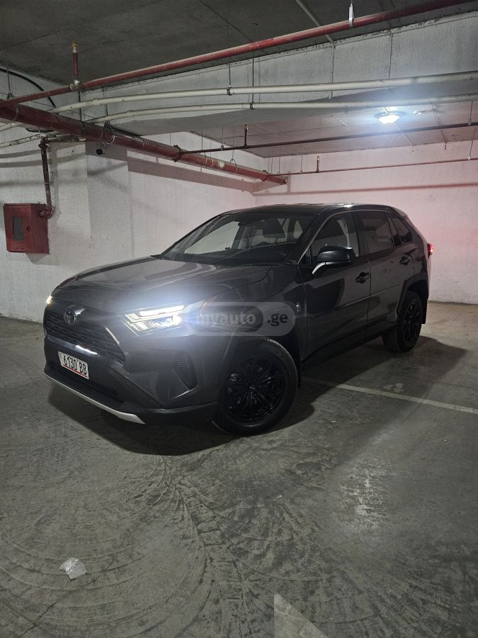 Toyota LE 4dr All-Wheel Drive Automat — миниатюра 1