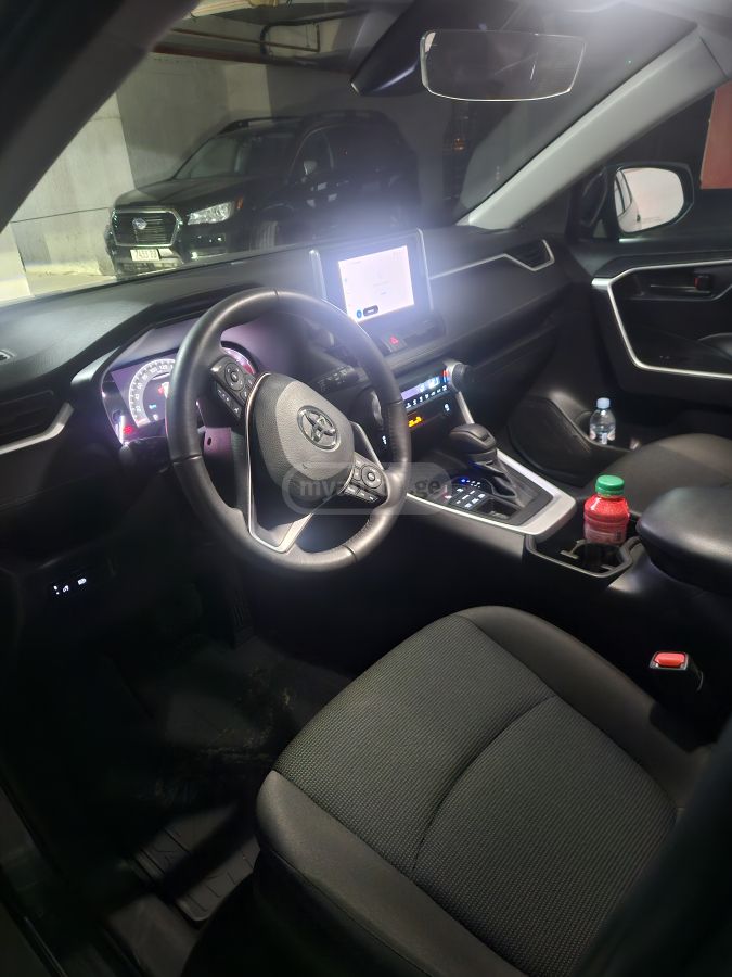 Toyota LE 4dr All-Wheel Drive Automat — миниатюра 10