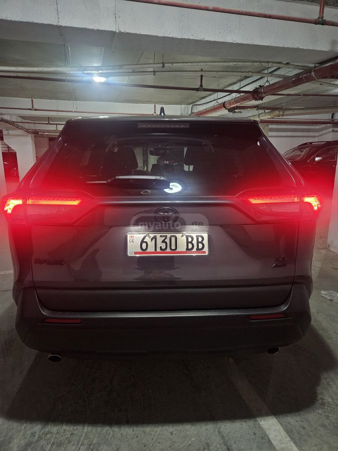 Toyota LE 4dr All-Wheel Drive Automat — миниатюра 12