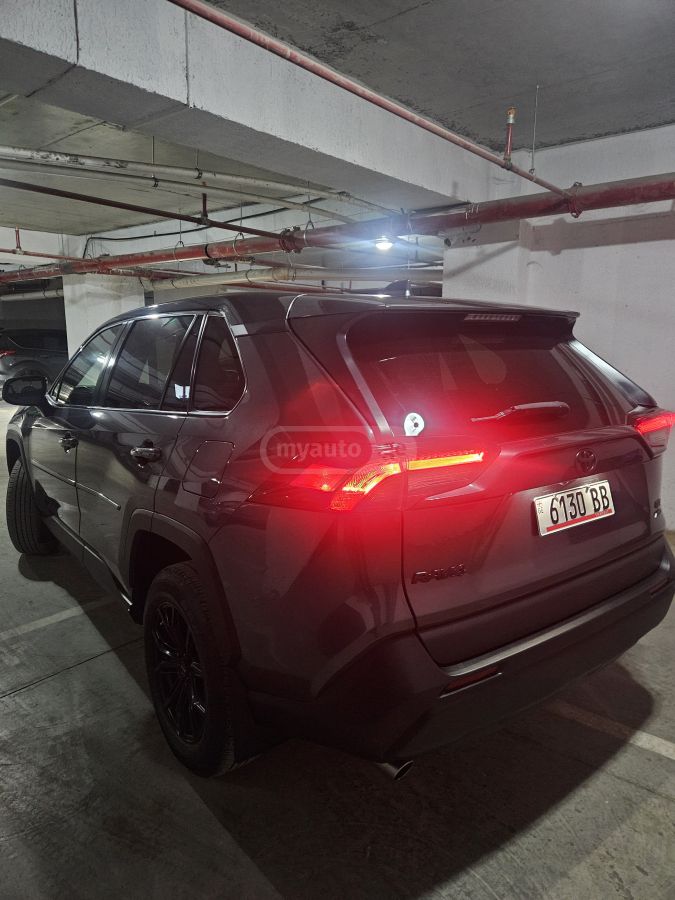 Toyota LE 4dr All-Wheel Drive Automat — миниатюра 15