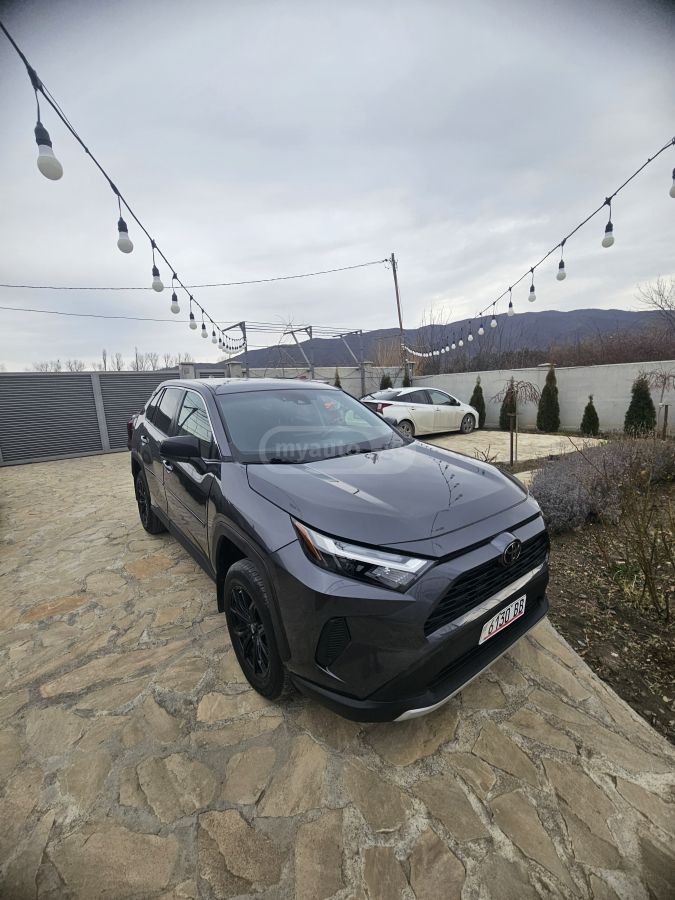 Toyota LE 4dr All-Wheel Drive Automat — миниатюра 2