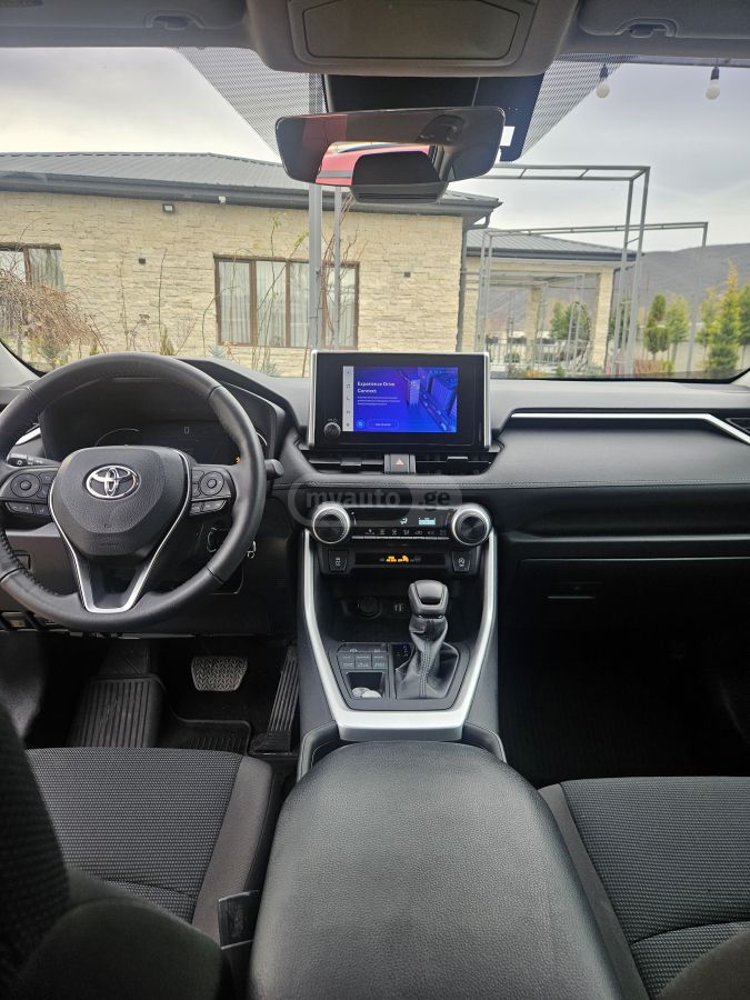 Toyota LE 4dr All-Wheel Drive Automat — миниатюра 4