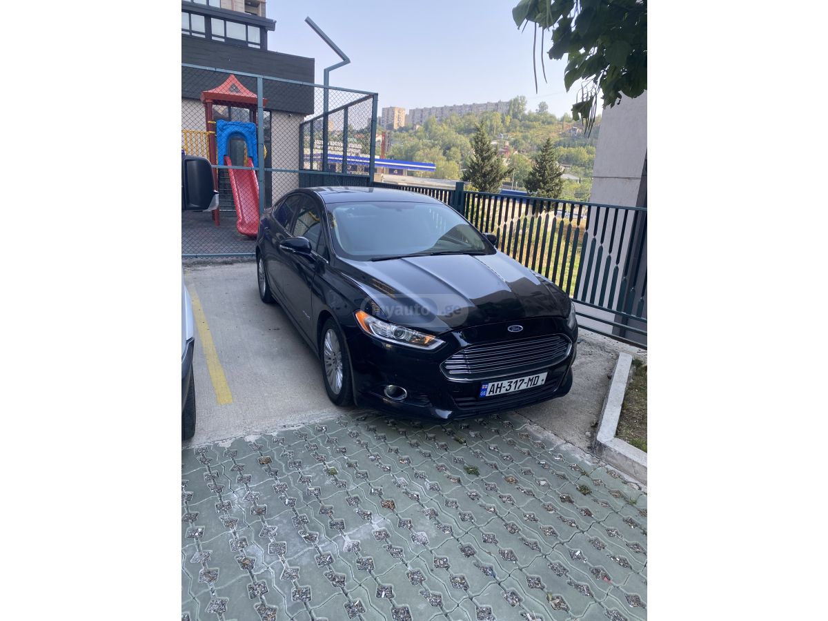 Ford Fusion - фото 1