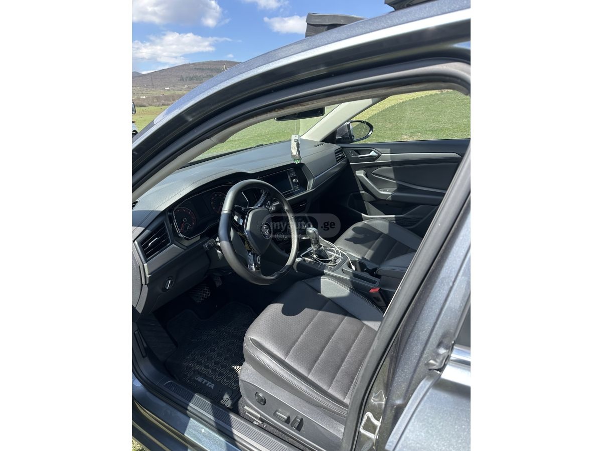 Volkswagen Jetta - фото 6