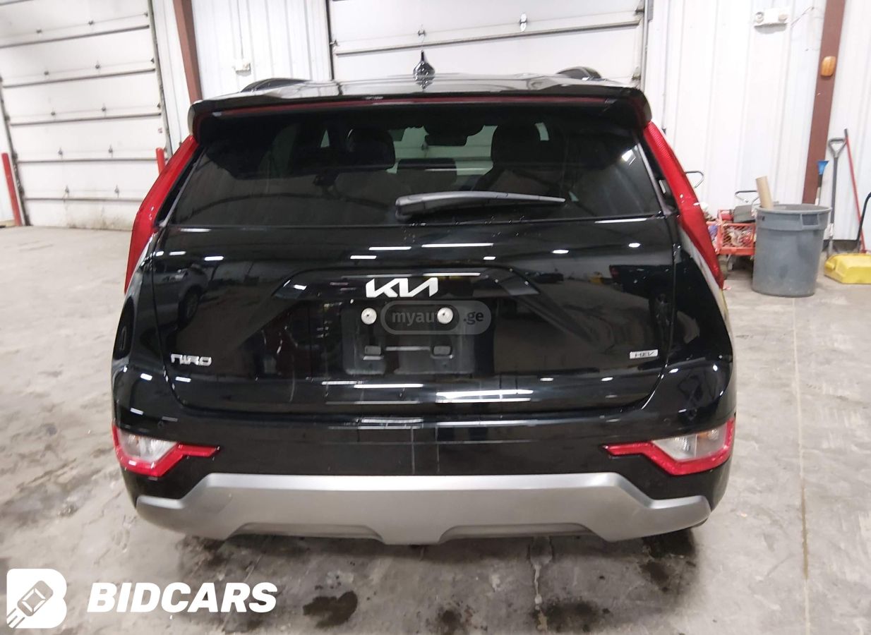 Kia Touring — миниатюра 3