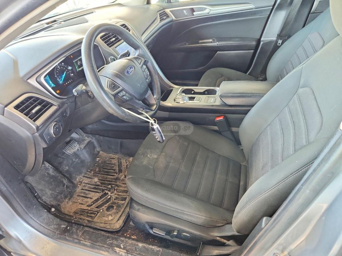 Ford Fusion - фото 8