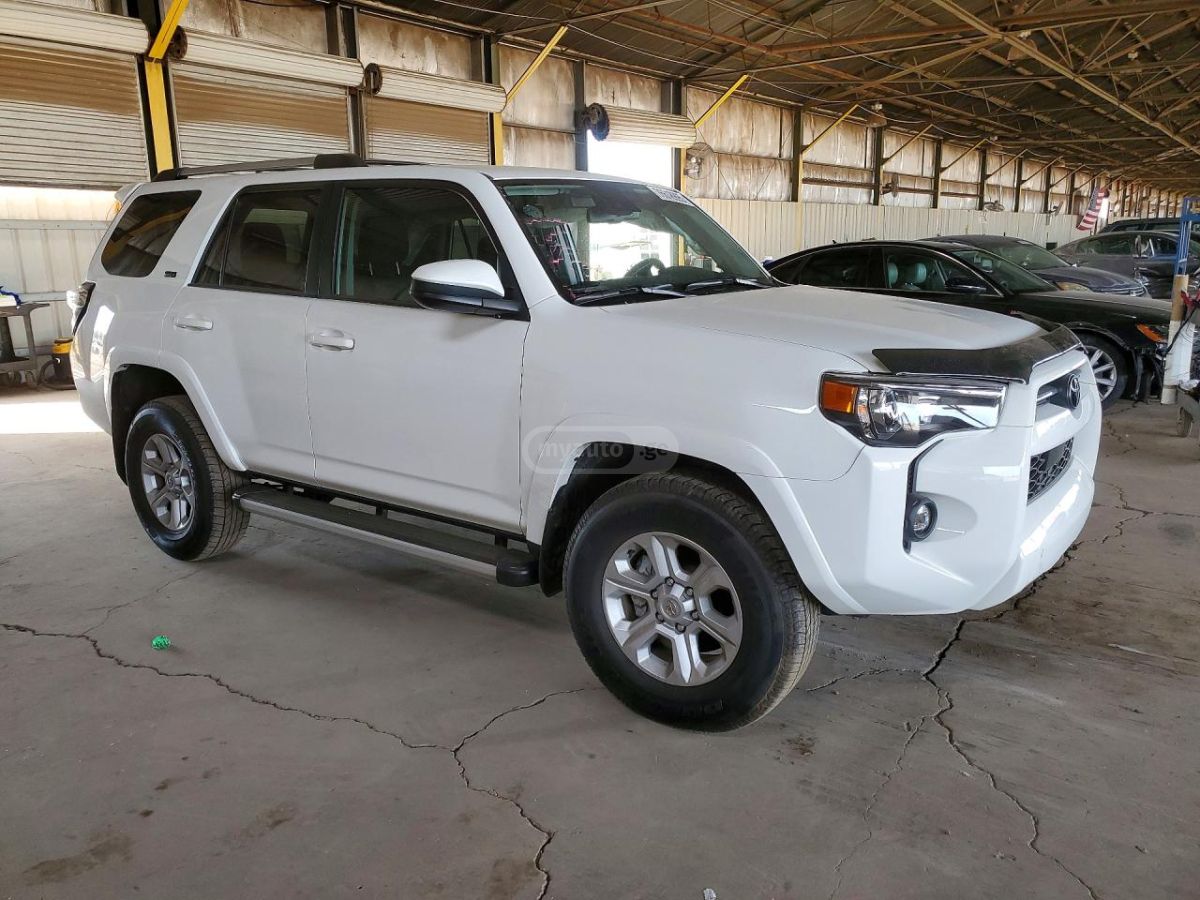 Toyota 4 Runner - фото 4