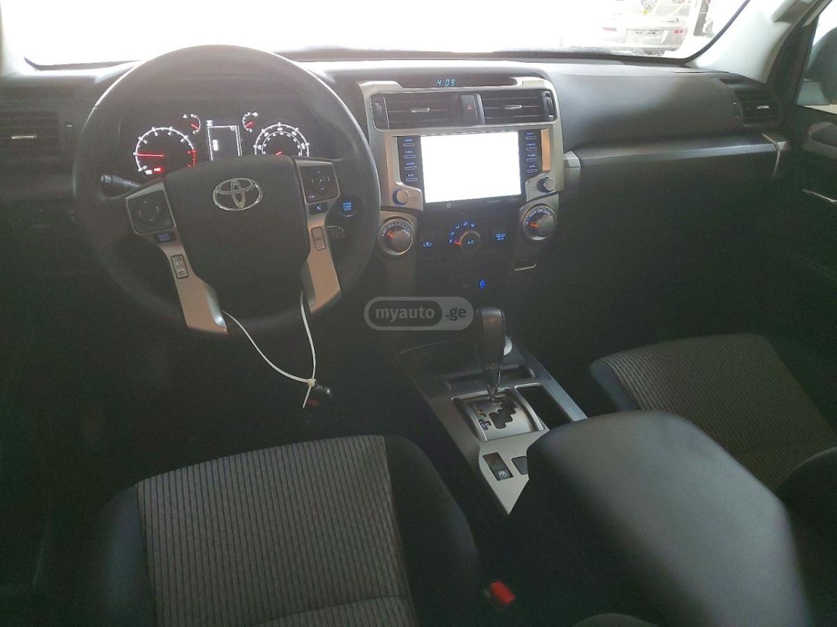 Toyota 4 Runner - фото 8
