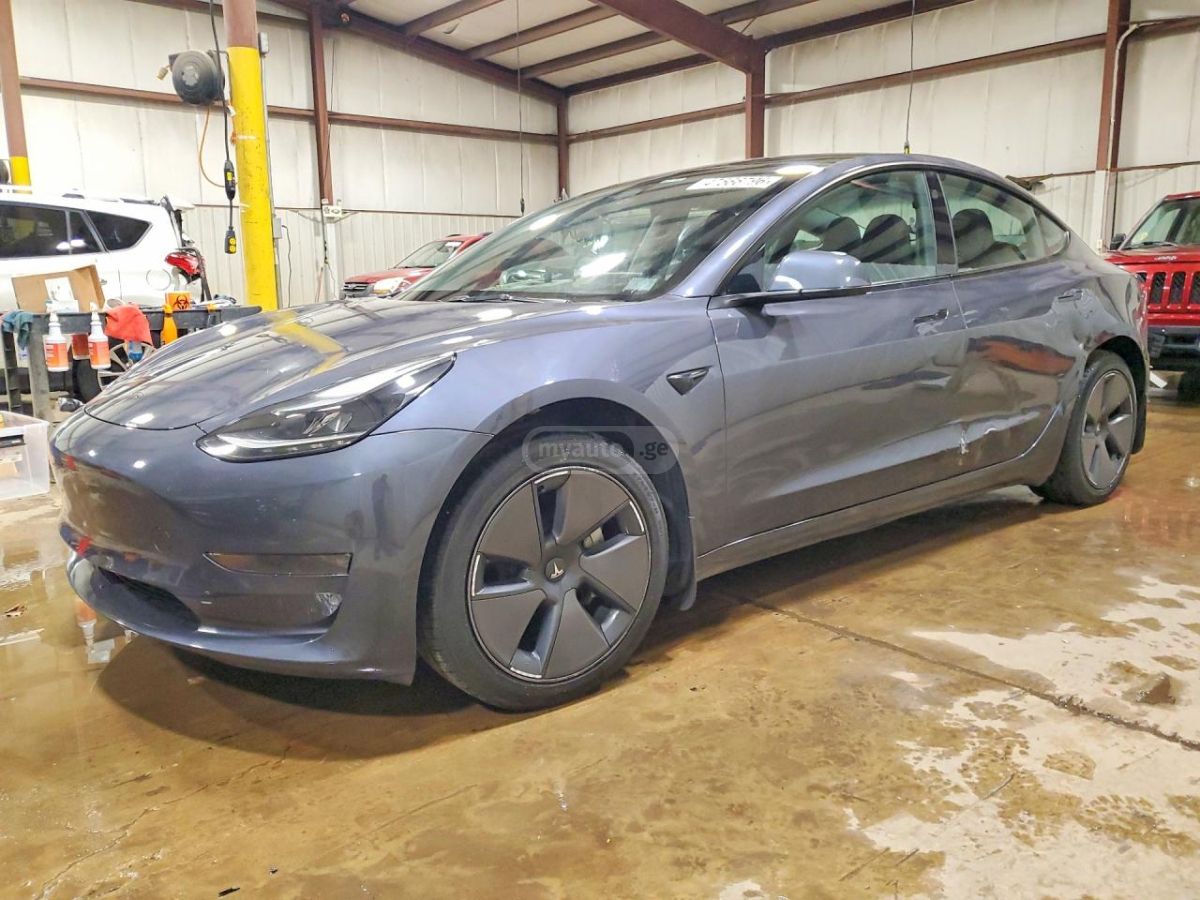 Tesla Model 3 - фото 3