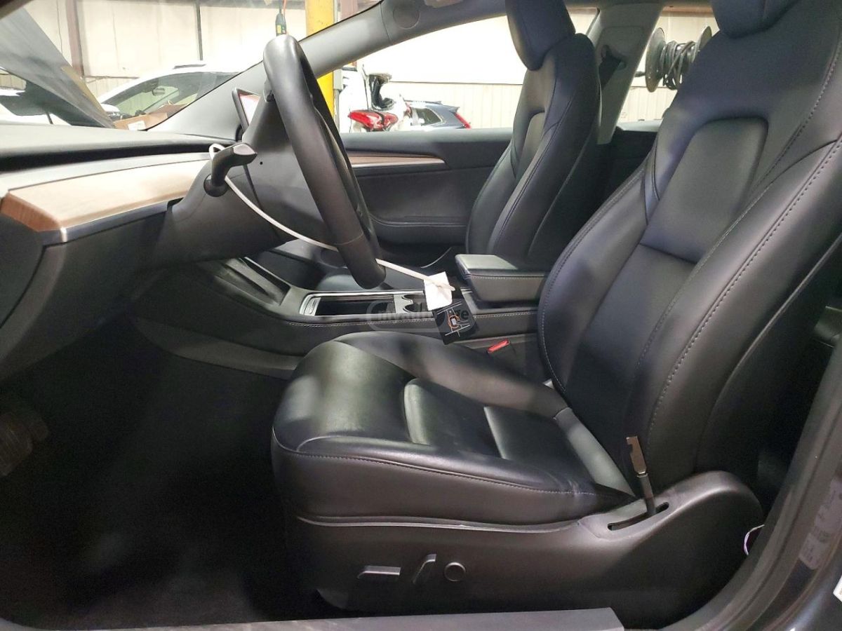 Tesla Model 3 - фото 7