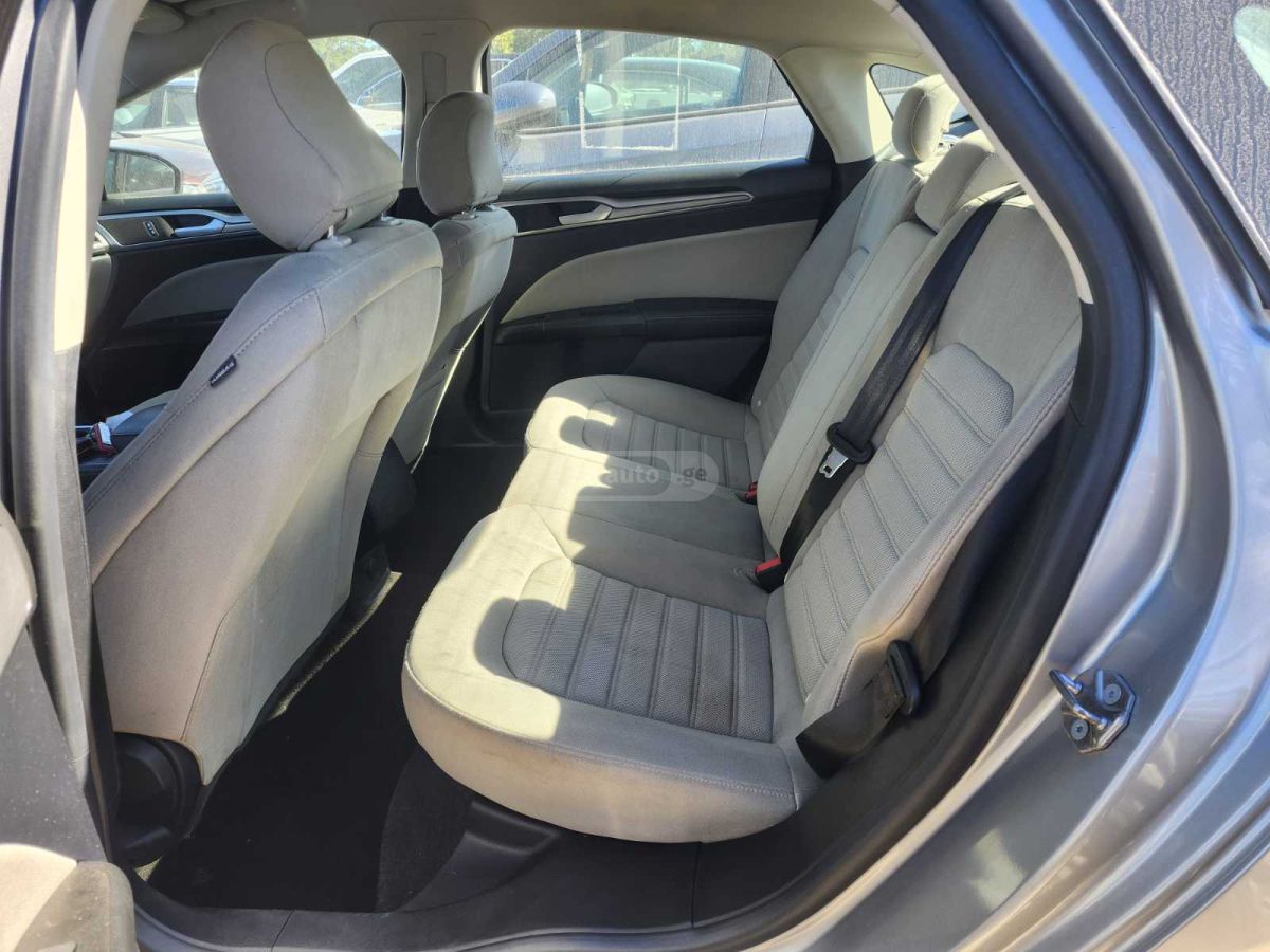 Ford Fusion - фото 8