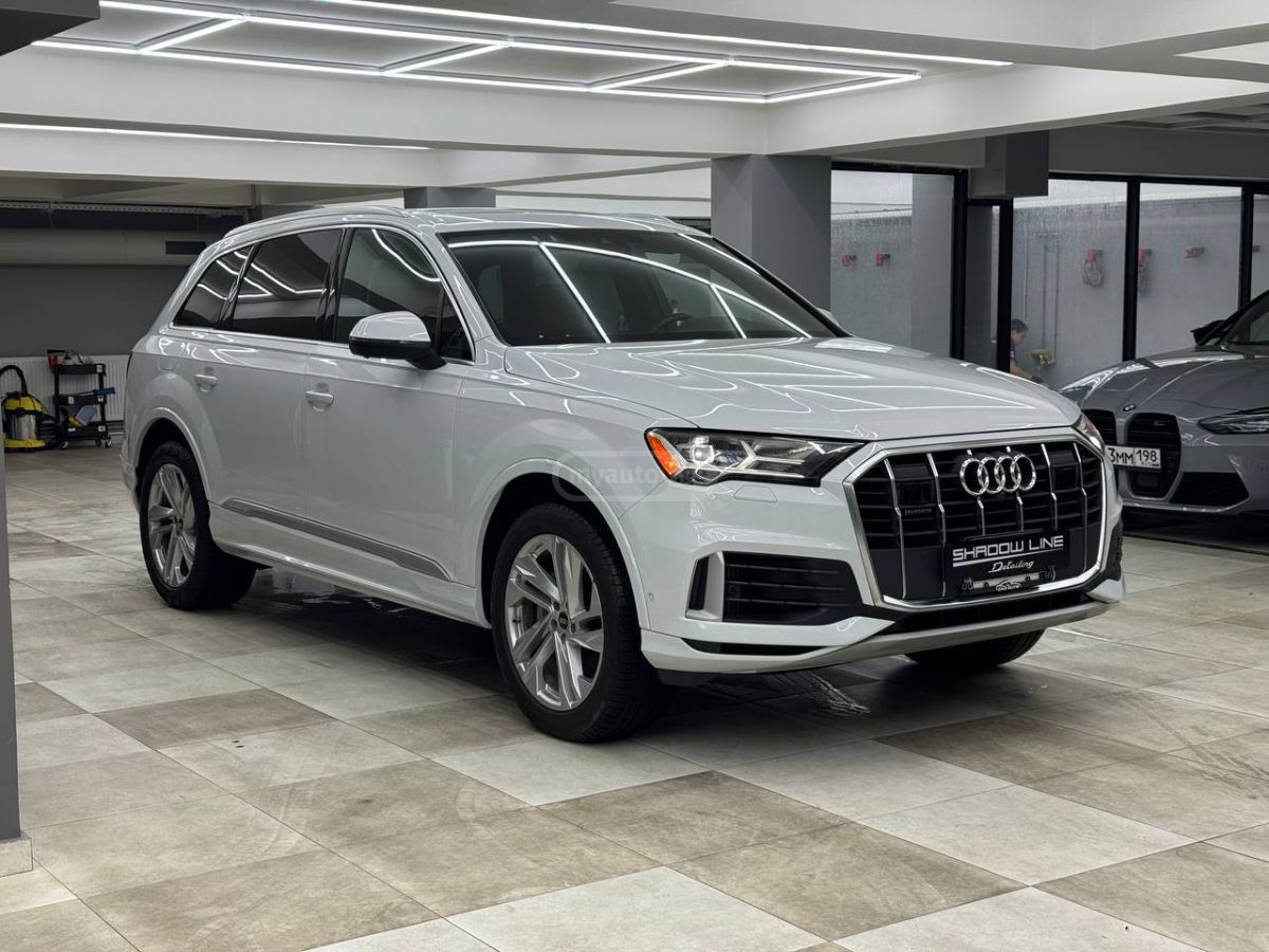 Audi Q7 - фото 1