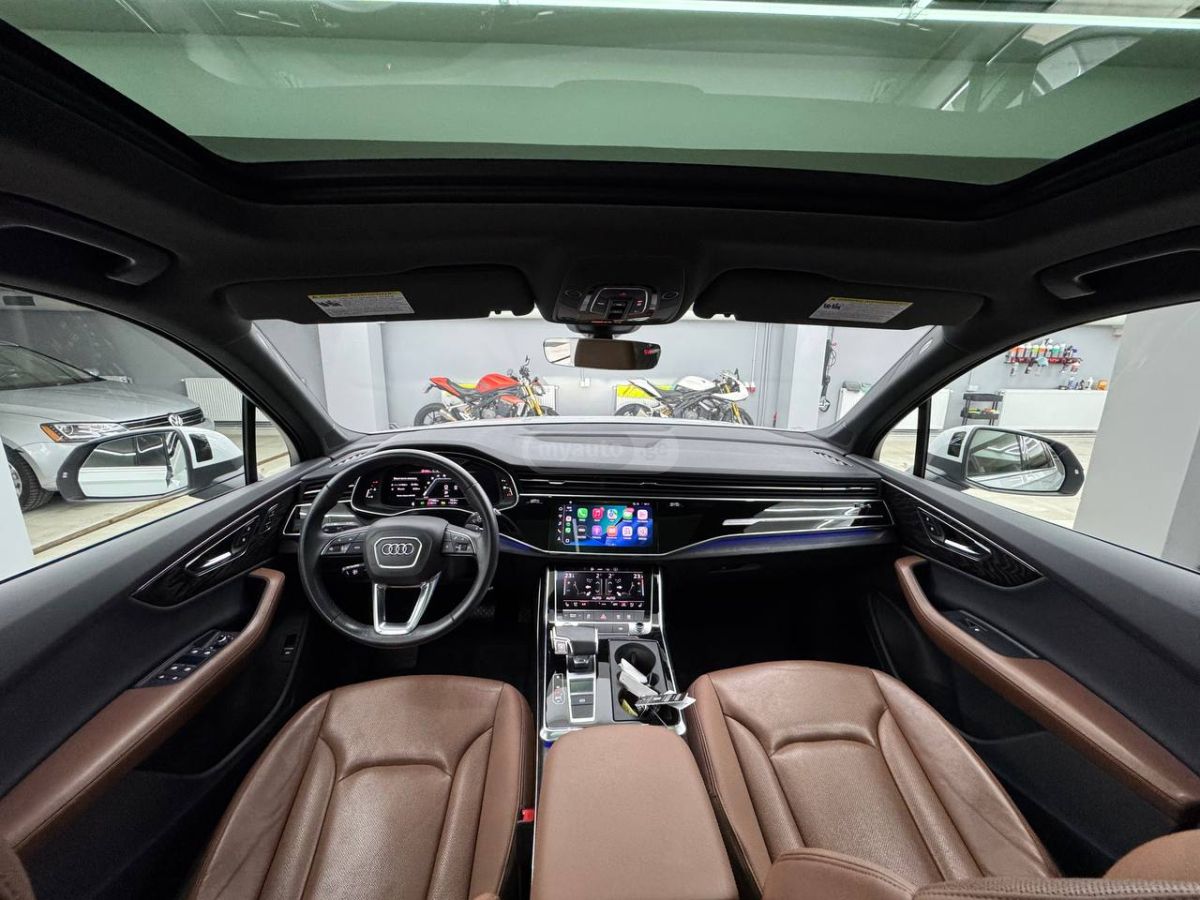 Audi Q7 - фото 10