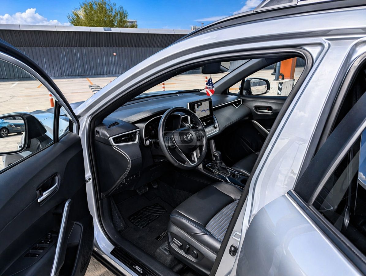Toyota Corolla cross - фото 3