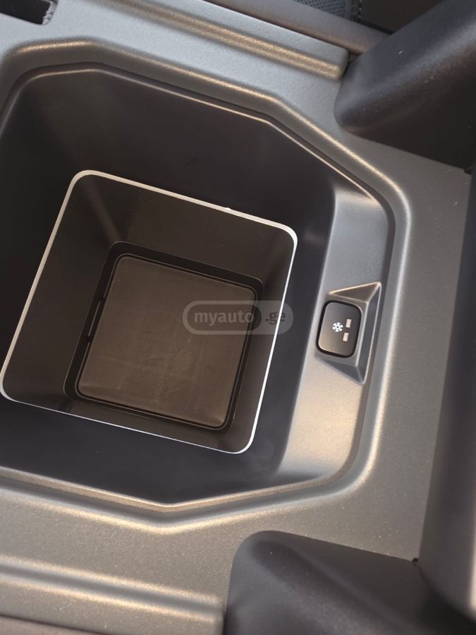 Land Rover Defender 110 2025 — миниатюра 11