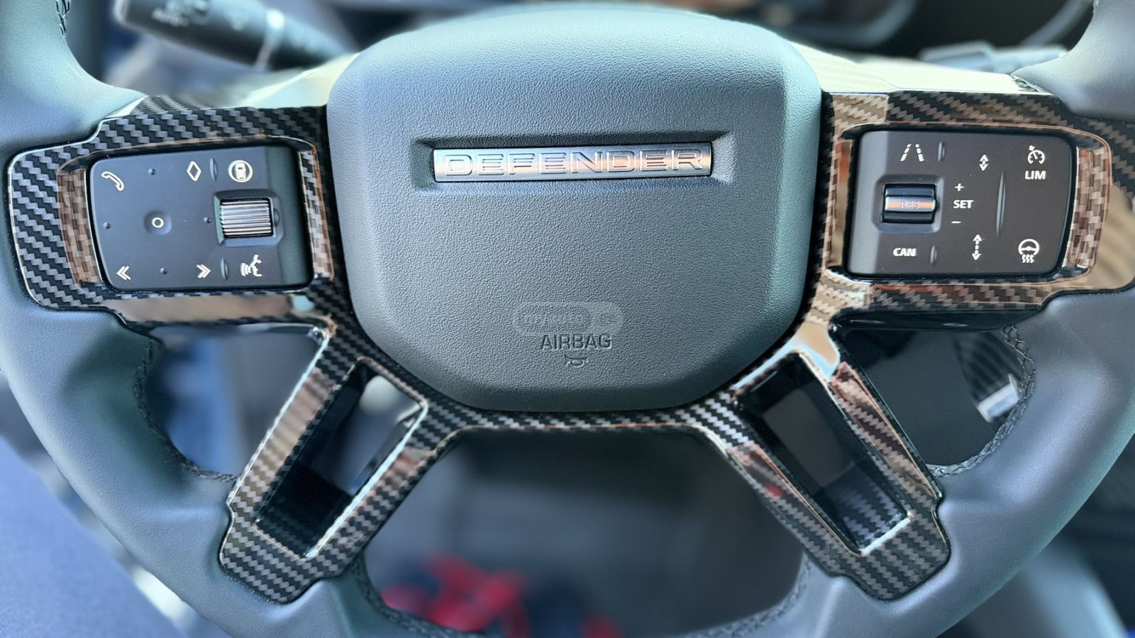 Land Rover Defender 110 2025 — миниатюра 12