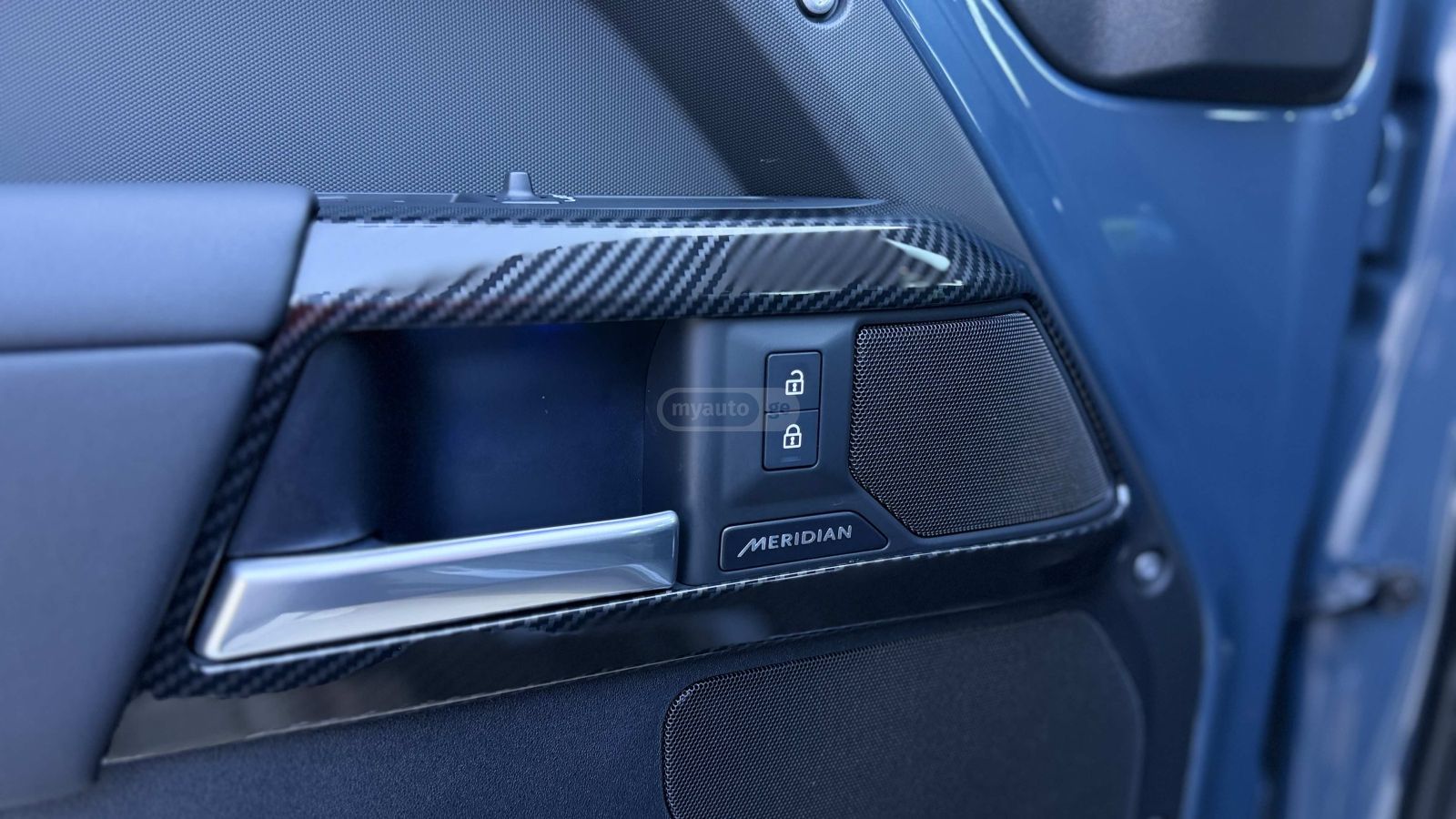 Land Rover Defender 110 2025 — миниатюра 13