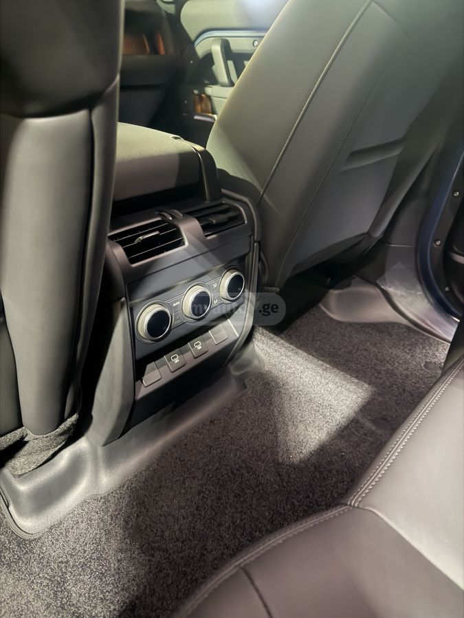 Land Rover Defender 110 2025 — миниатюра 9