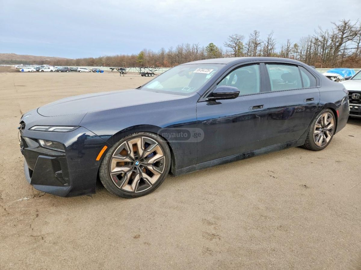 BMW 760 2024 — миниатюра 1