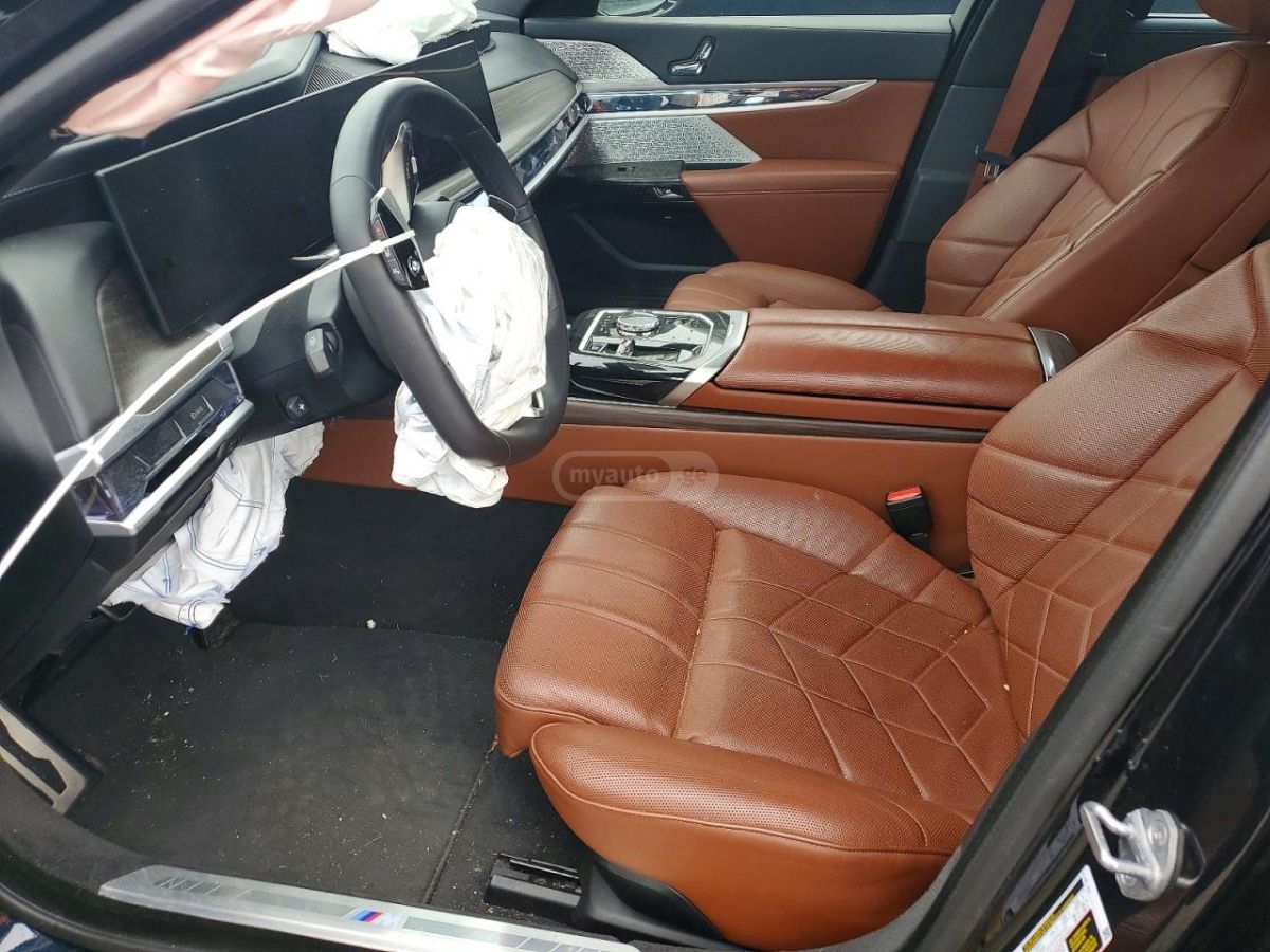 BMW 760 2024 — миниатюра 7