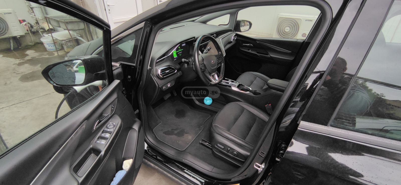 Chevrolet Bolt EV 2LT 4dr Wagon Automatic 2023 — миниатюра 7