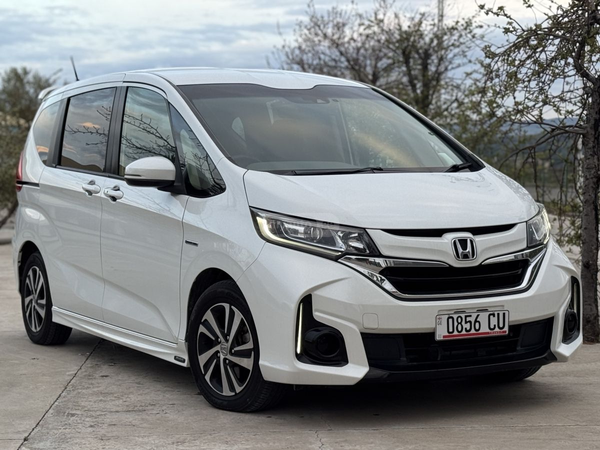 Honda Freed - фото 1