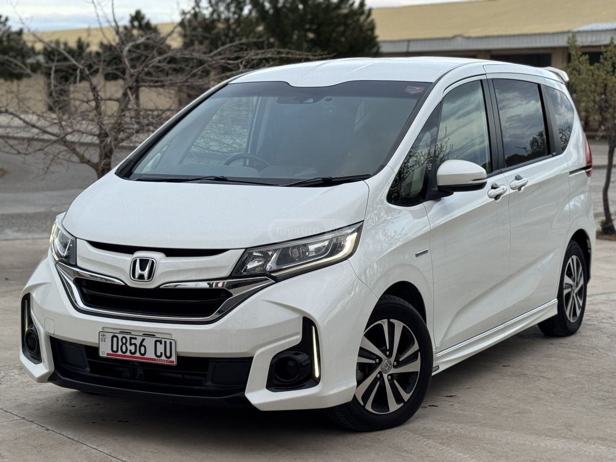 Honda Freed - фото 2