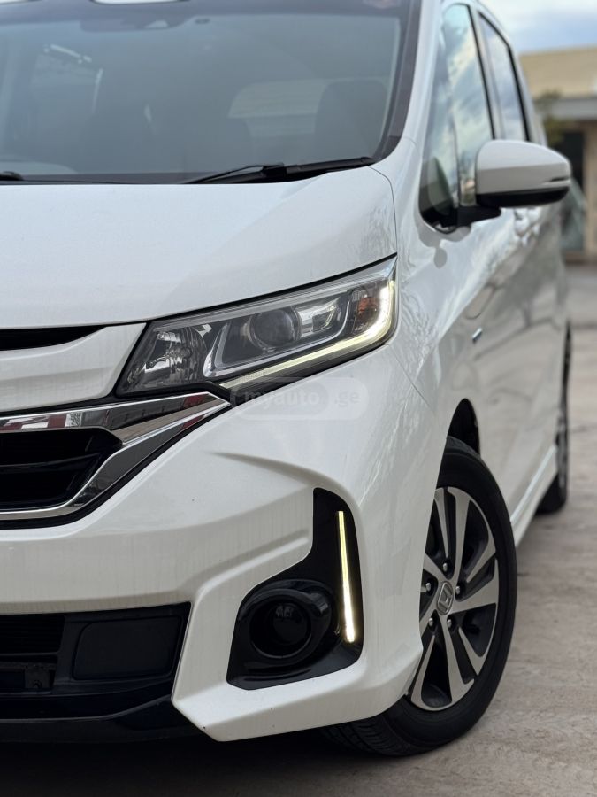Honda Freed - фото 4